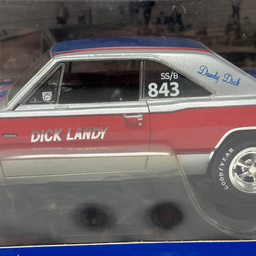 ERTL Supercar Collectibles 1968 Dick Landy Dodge Hemi Dart SS/B 1:18 Issue #2